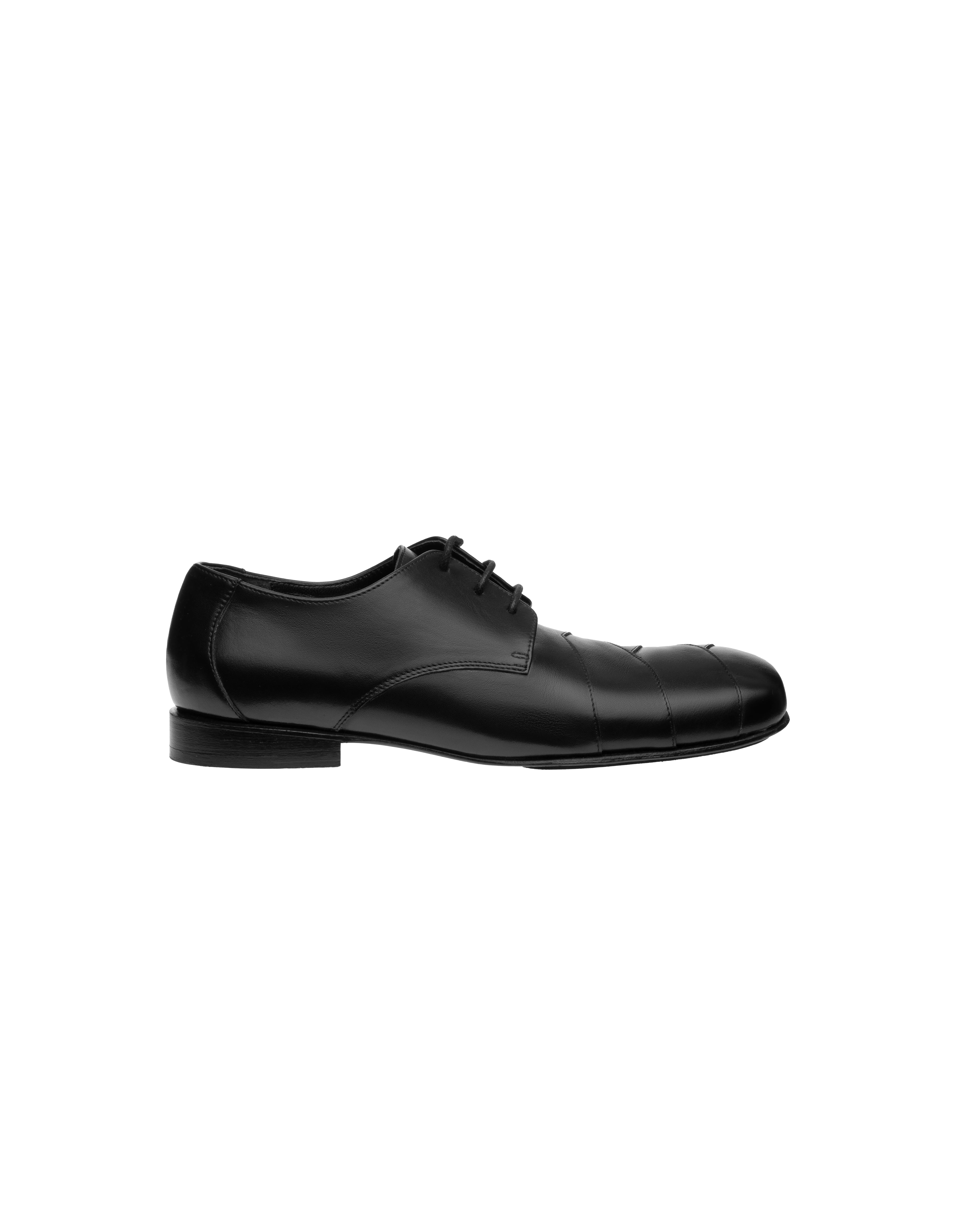 Square toe derby shoe in leather