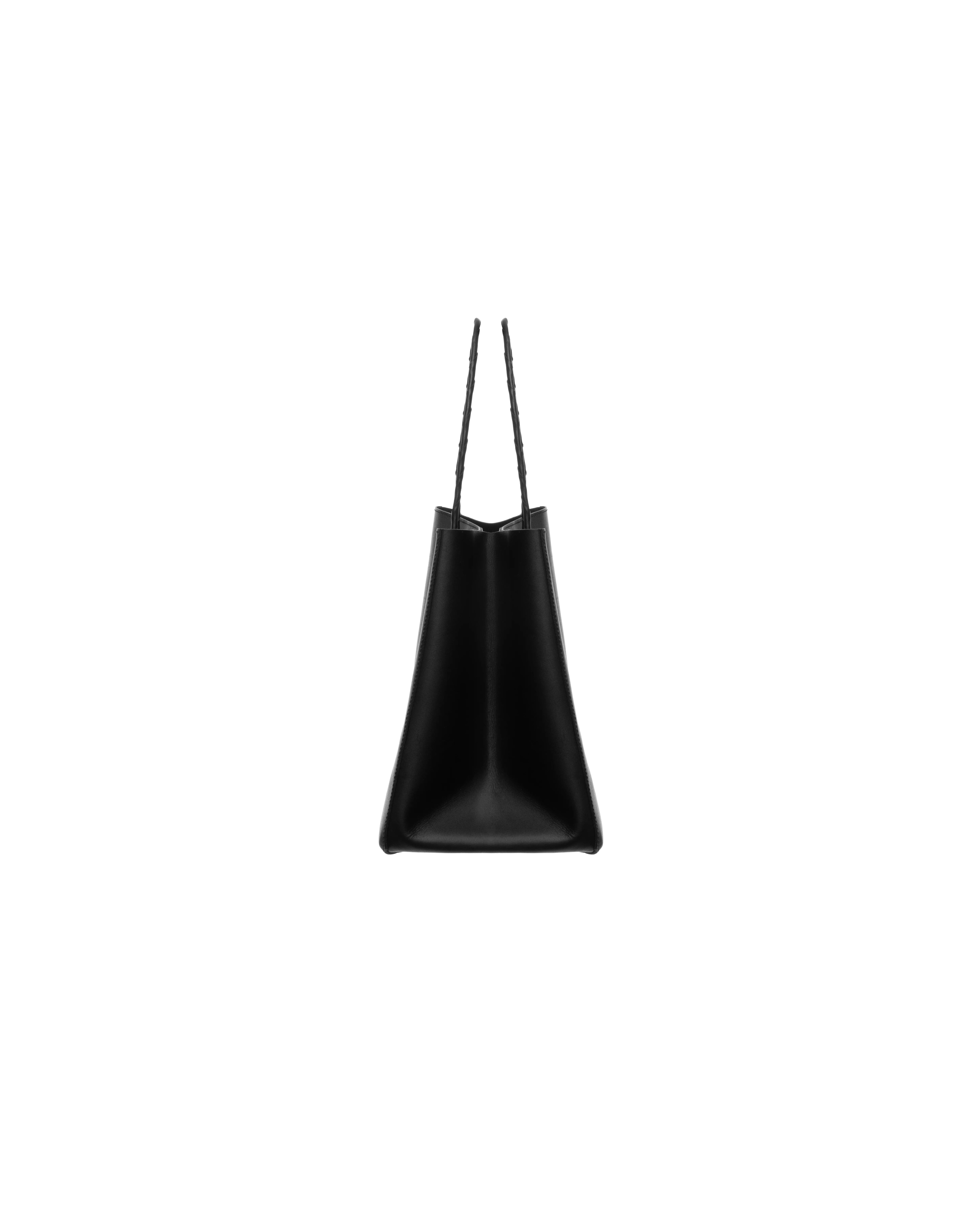 Shopper bag M in leather in black
