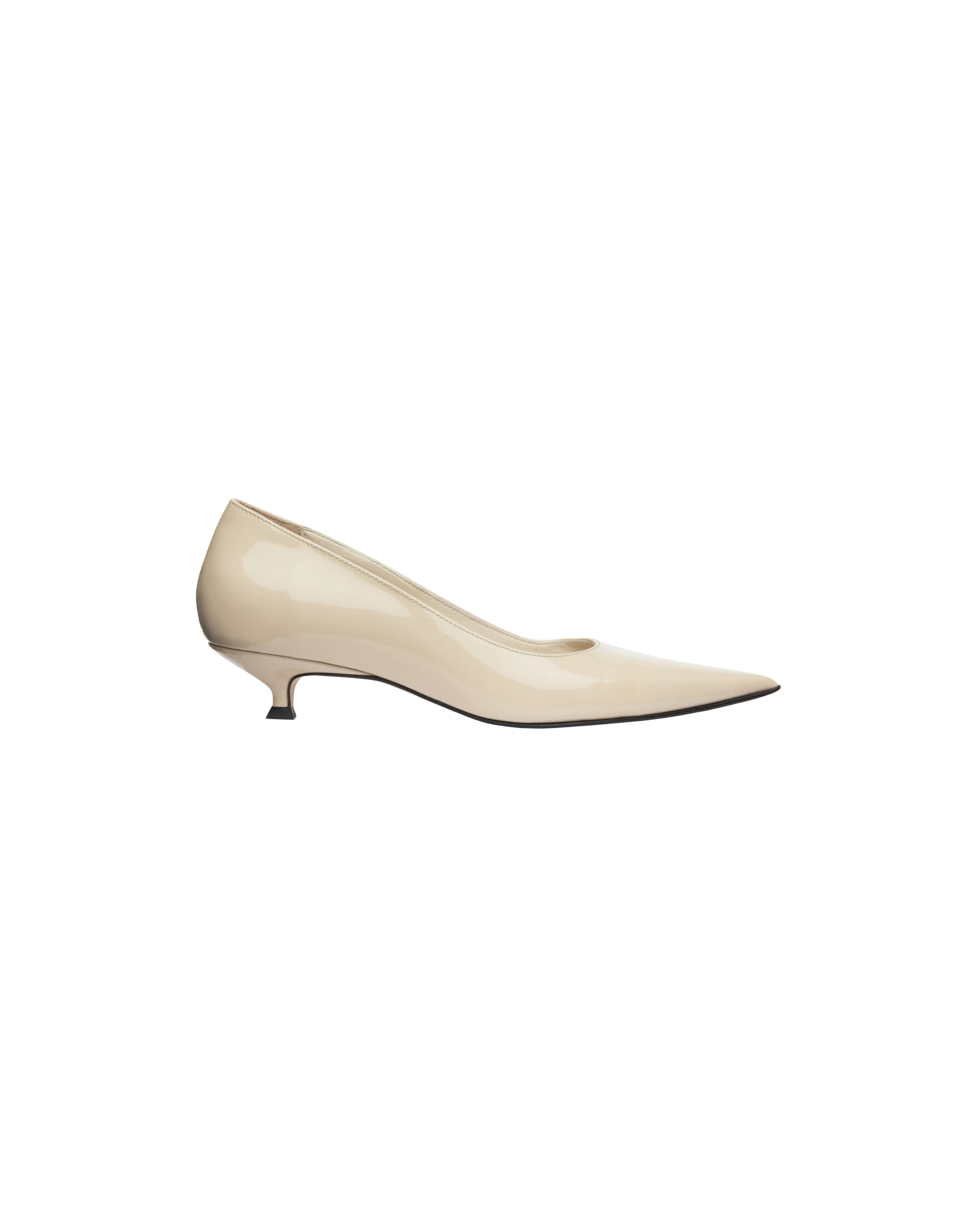 Kitten heel pumps in patent leather
