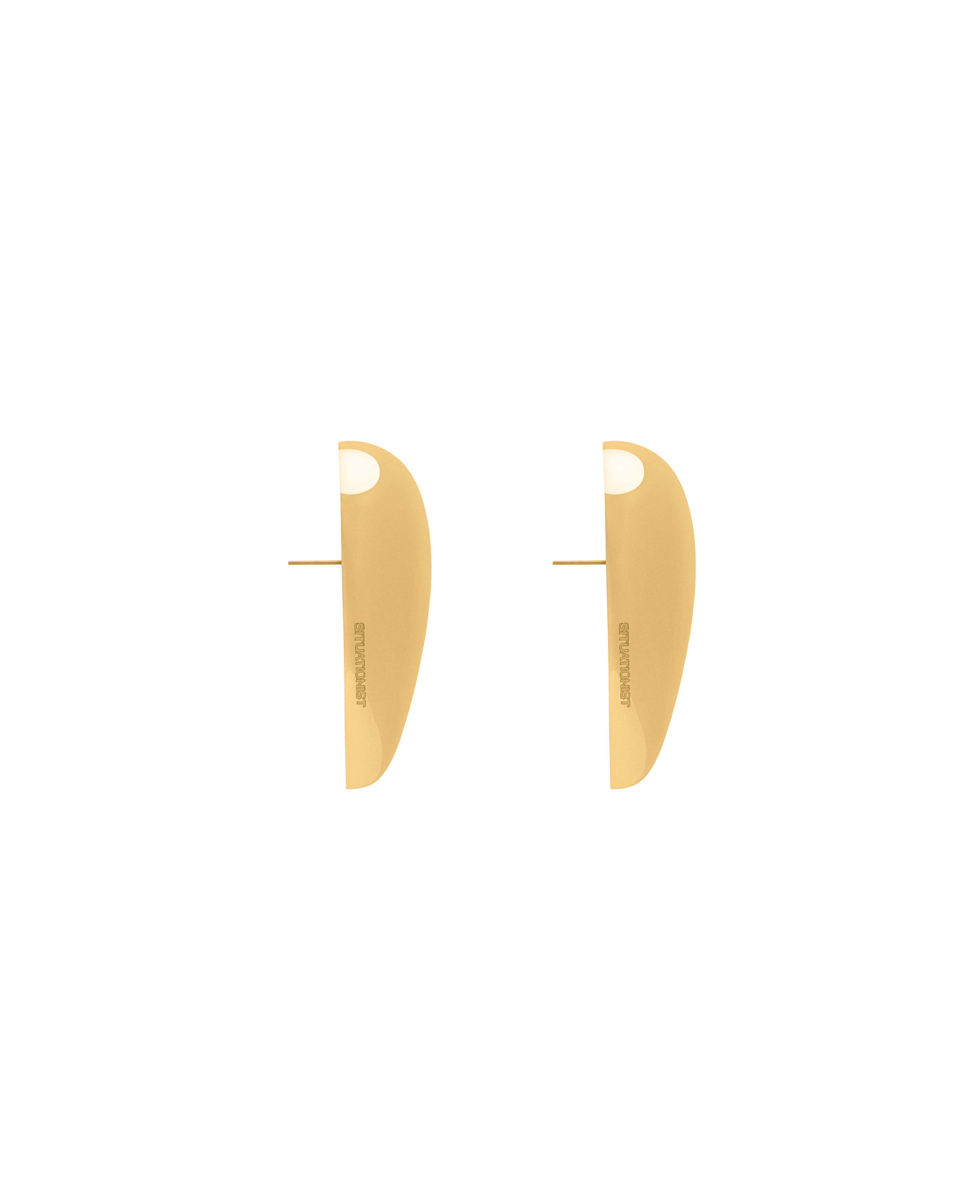 Drop earrings in gold