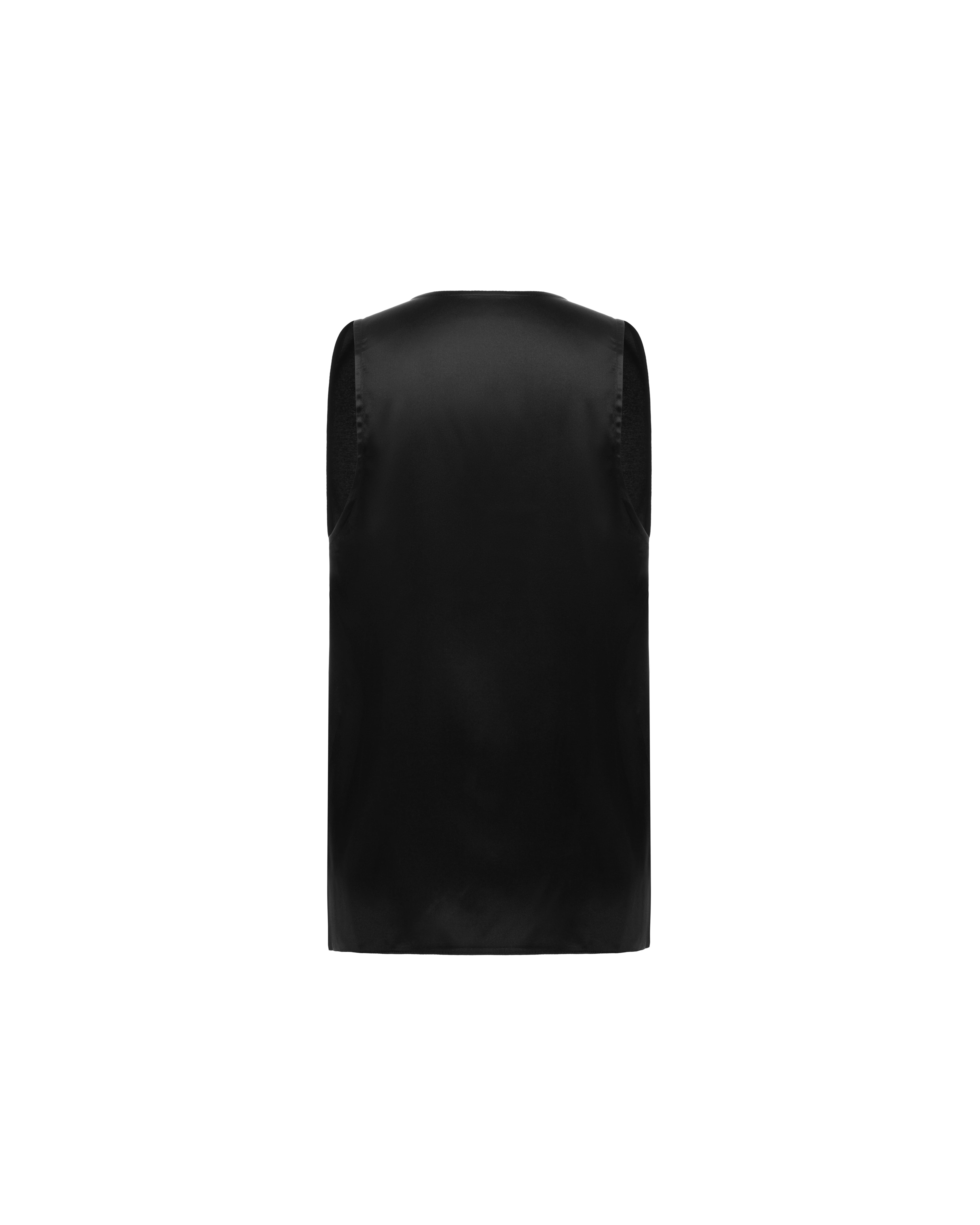 Sleeveless top in silk
