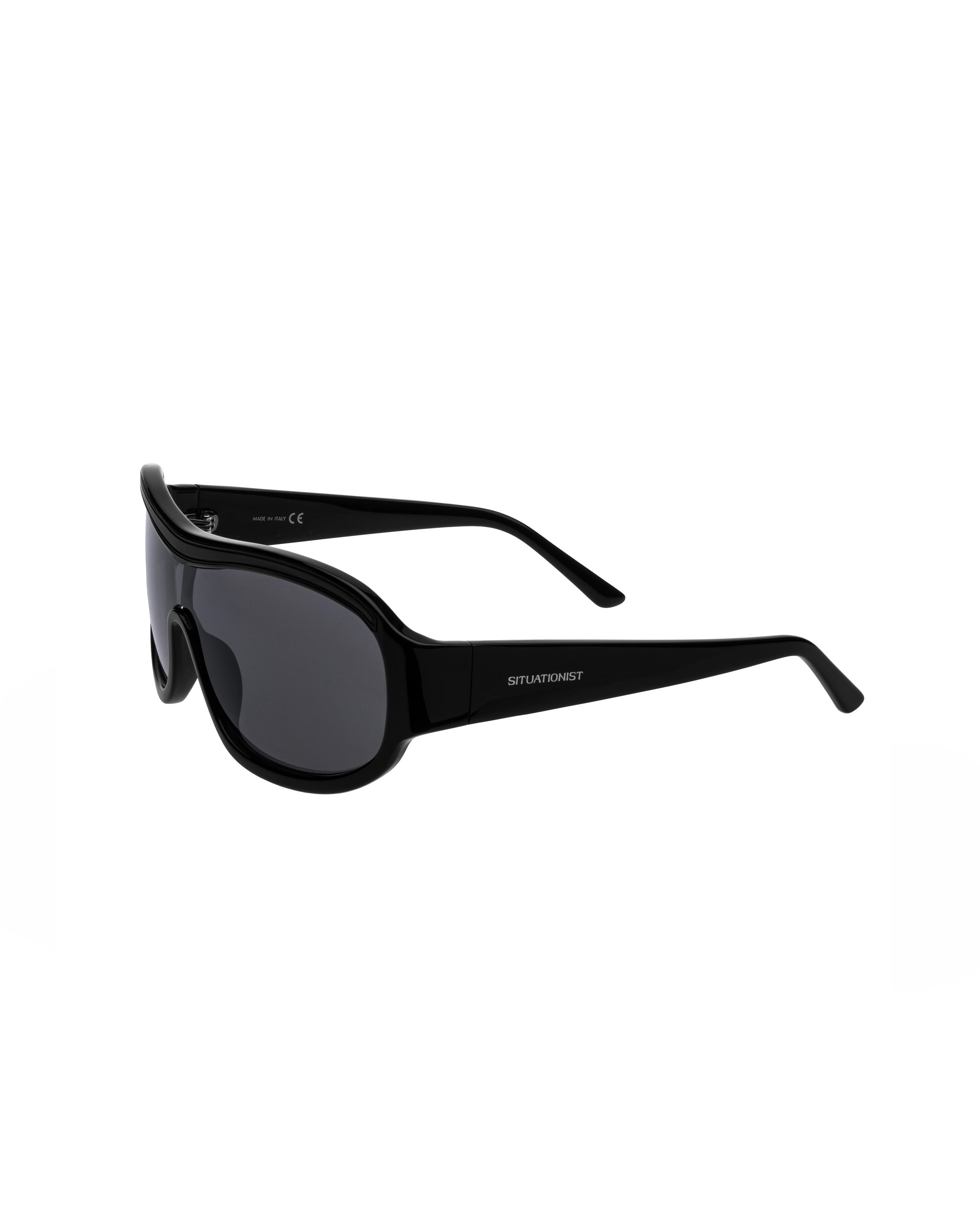 Wraparound sunglasses in black